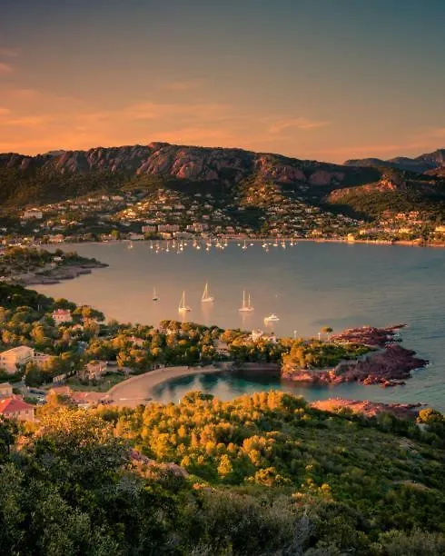 Saint-Raphaël Cap Esterel - Duplex Avec 2 Terrasses Dont Une Tropezienne, Piscines Et Loisirs
